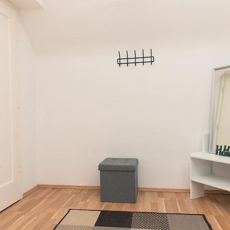 Milky Way Top Floor 2-Bedroom Apartment Air Condition فيينا المظهر الخارجي الصورة
