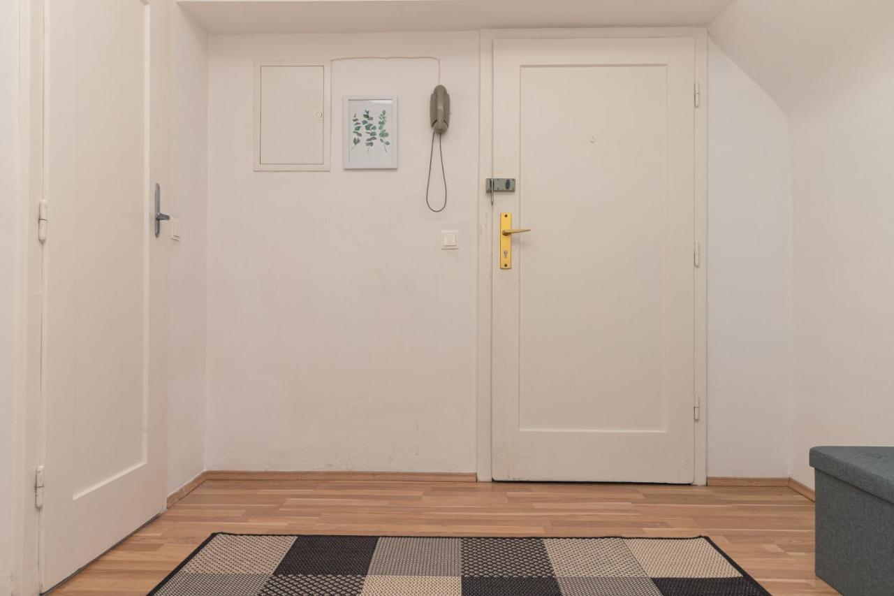 Milky Way Top Floor 2-Bedroom Apartment Air Condition فيينا المظهر الخارجي الصورة