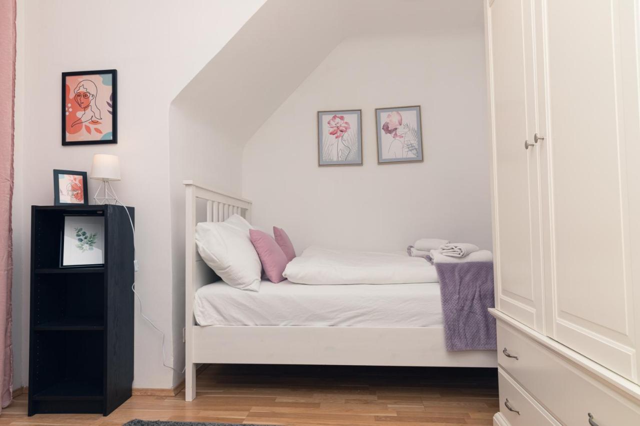 Milky Way Top Floor 2-Bedroom Apartment Air Condition فيينا المظهر الخارجي الصورة