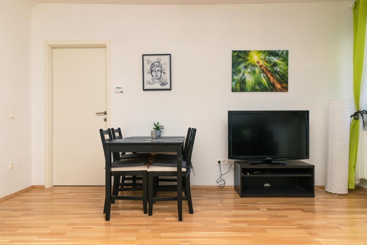 Milky Way Top Floor 2-Bedroom Apartment Air Condition فيينا المظهر الخارجي الصورة