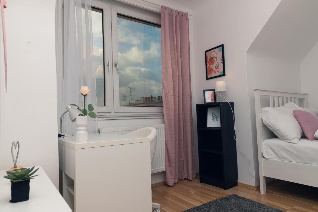 Milky Way Top Floor 2-Bedroom Apartment Air Condition فيينا المظهر الخارجي الصورة